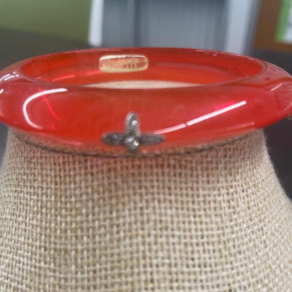 NWOT Miriam Salat Coral Resin Bangle Bracelet